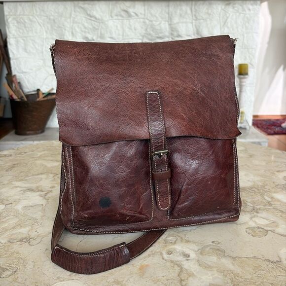 Vintage Roots Raider Leather Backpack / Crossbody - Picture 5 of 15